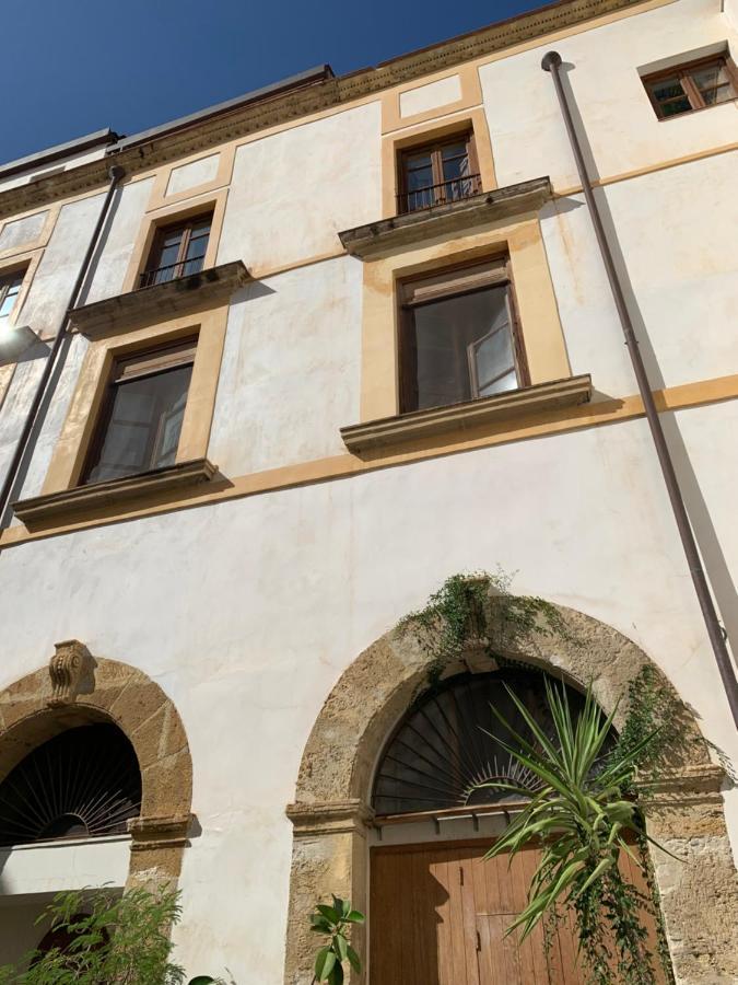 팔레르모 Palazzo Resuttana 아파트 외부 사진