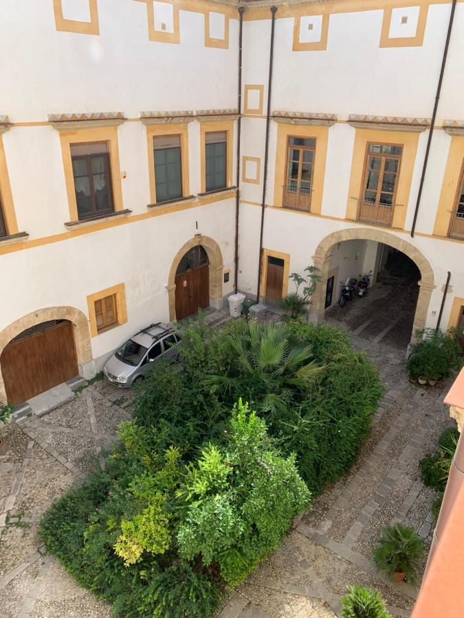 팔레르모 Palazzo Resuttana 아파트 외부 사진