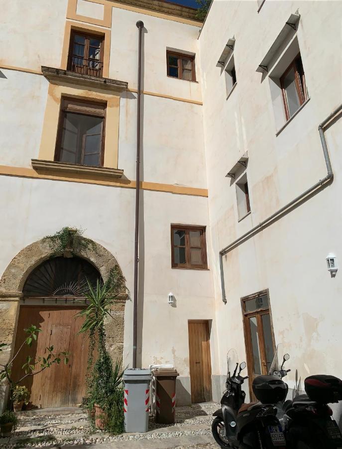 팔레르모 Palazzo Resuttana 아파트 외부 사진